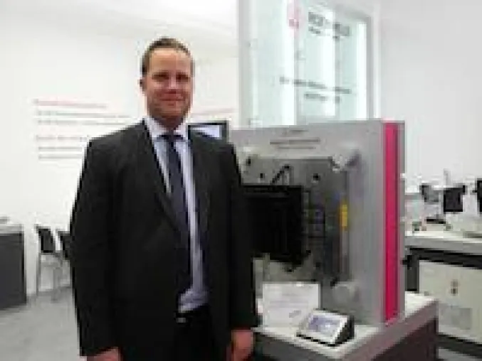 Fakuma-Nachlese: ROEMHELD profitiert von neuer Pressennorm EN 289 für Magnetspannplatten, viele Aufträge Bild: Fakuma-Nachlese: ROEMHELD profitiert von neuer Pressennorm EN 289 für Magnetspannplatten, viele Aufträge