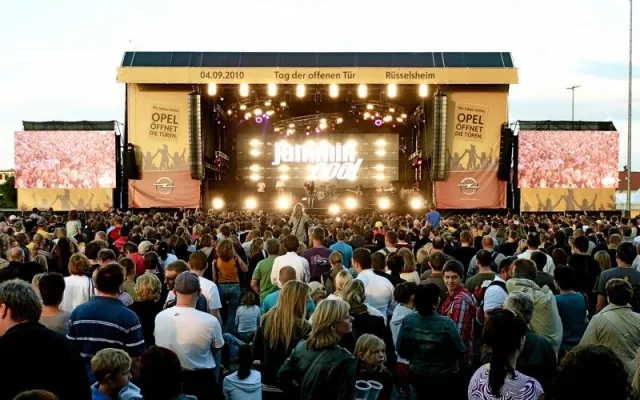 Bild: Opel feiert Tag der offenen Tür. Jammin`Cool legt perfekte Show mit Lena, Sunrise Avenue und Culcha Candela ab