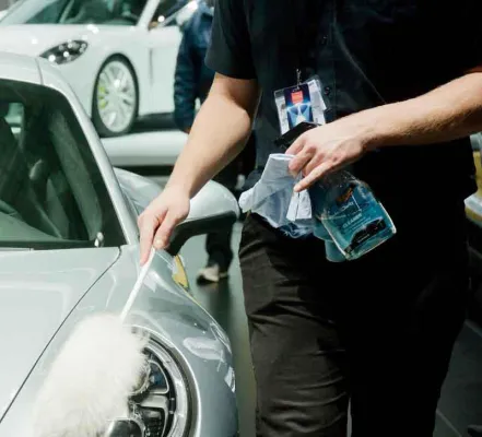 Bild: Spezialdienstleister OLYMP beim Mondial de l’Automobil in Paris