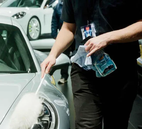 Spezialdienstleister OLYMP beim Mondial de l’Automobil in Paris Bild: Spezialdienstleister OLYMP beim Mondial de l’Automobil in Paris