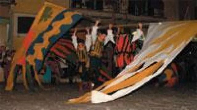 "Palio delle Barche", der historische Ruderbootwettlauf in Passignano sul Trasimeno Bild: "Palio delle Barche", der historische Ruderbootwettlauf in Passignano sul Trasimeno