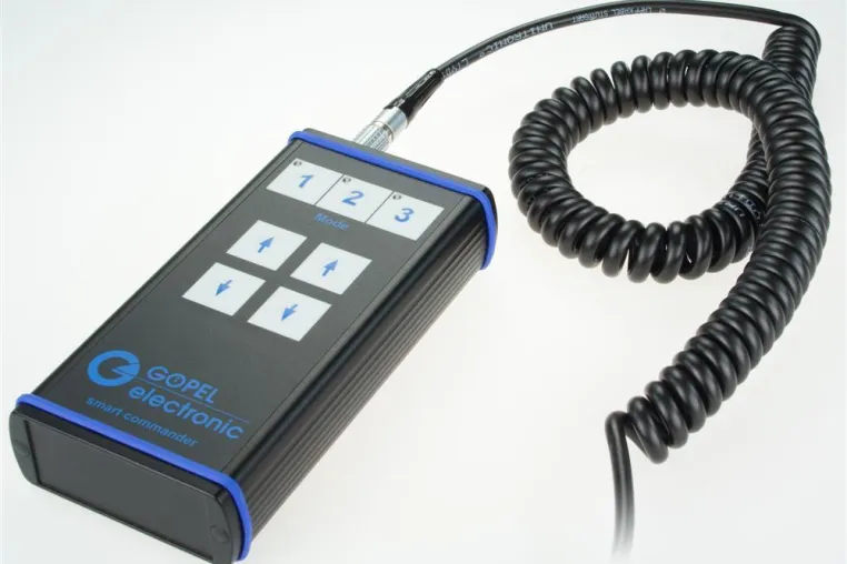 Bild: Neues Handbedienterminal smartCommander für CAN und LIN