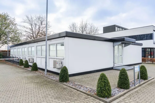 Bild: ELA Bürocontainer für wachsendes Unternehmen: Neue Räumlichkeiten für neue Mitarbeiter