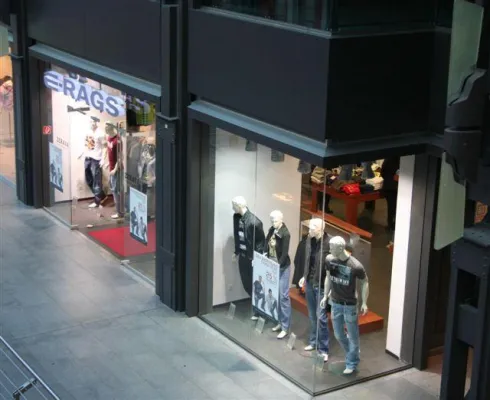 Bild: Laufen und kaufen – E-RAGS Store geöffnet - Viele Geschäfte in Berlin öffnen am 5. April 2009