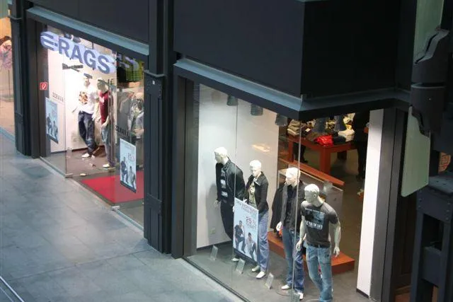 Bild: Laufen und kaufen – E-RAGS Store geöffnet - Viele Geschäfte in Berlin öffnen am 5. April 2009