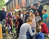 Bild: Familiensenatorin Leonhard unterstützt Klimafuchs-Projekt für Hamburger Kitas