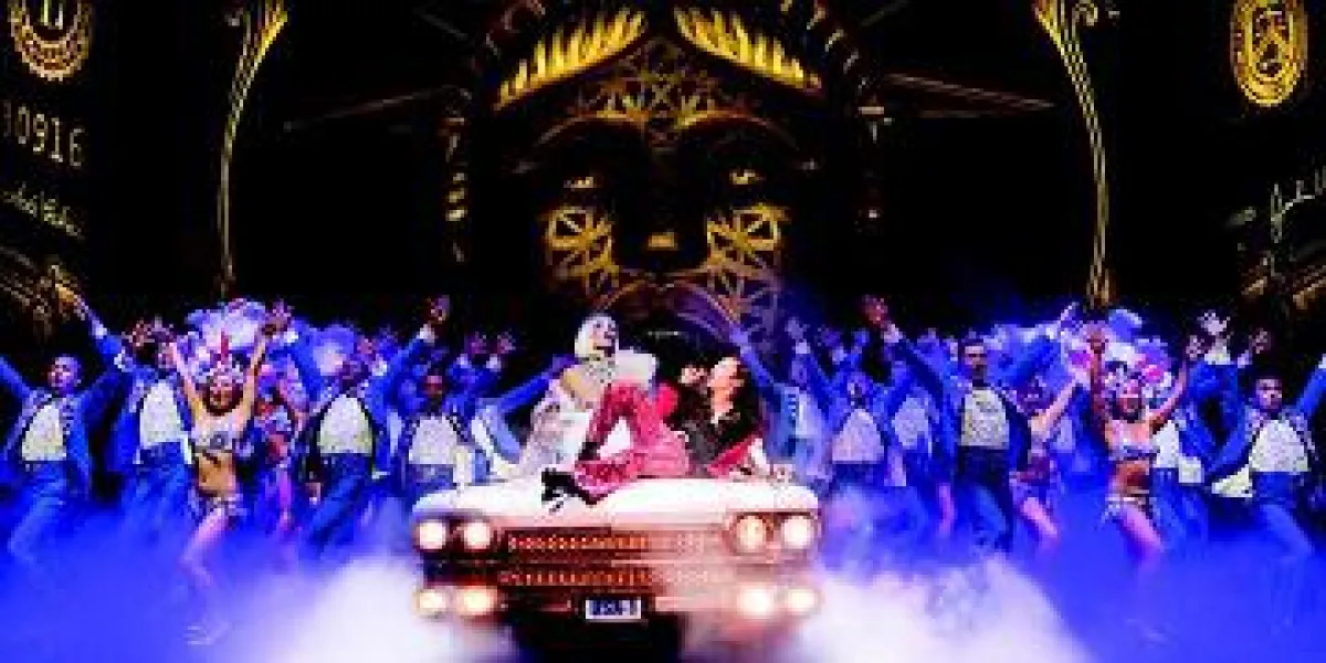 Miss Saigon Scene © Michael Le Poer Trench / Matthew Murphy