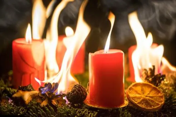 Bild: Advent, Advent die Wohnung brennt...