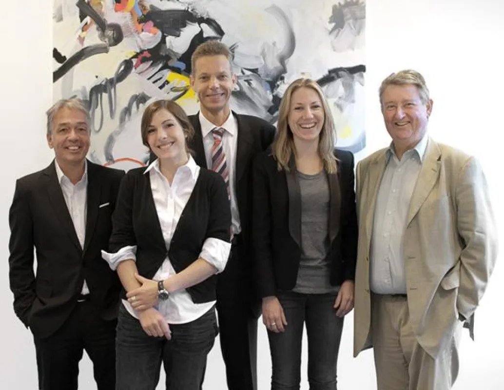 Gruppenfoto: BEST GRUPPE mit Stipendiatin Silke Albrecht und Prof. Dr. Siegfried Gohr, (Bildnachweis: © Hye-Mi Kim, Düsseldorf)