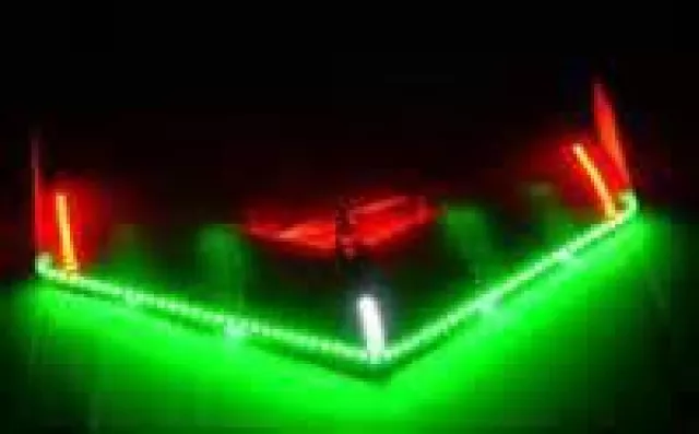 Bild: Aufklärender UFO-Phänomen-Erforscher Werner Walter: RC-UFO-Drohnen und die neuen neonfarbenen IFOs