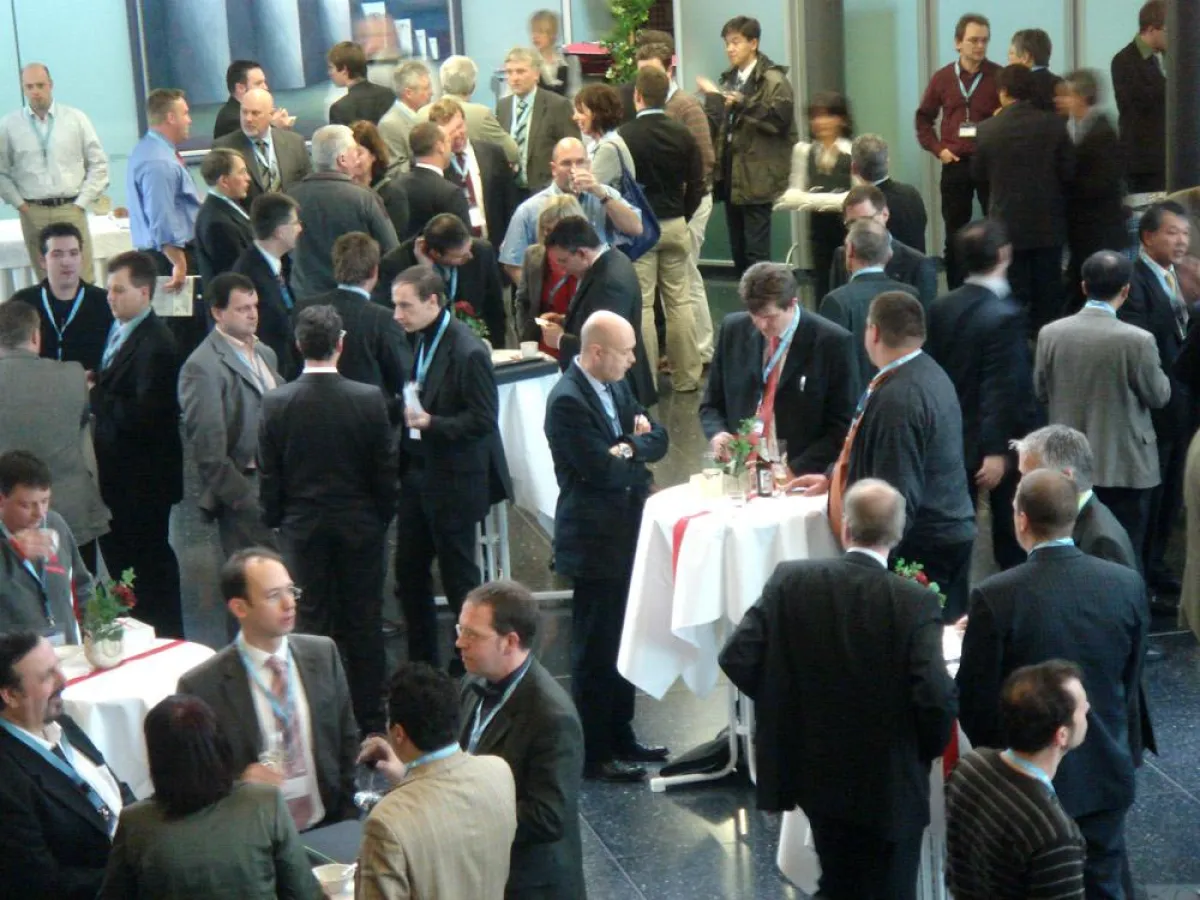 Persönlicher Erfahrungsaustausch zwischen den Teilnehmern beim CADENAS Industry-Forum | @ CADENAS GmbH