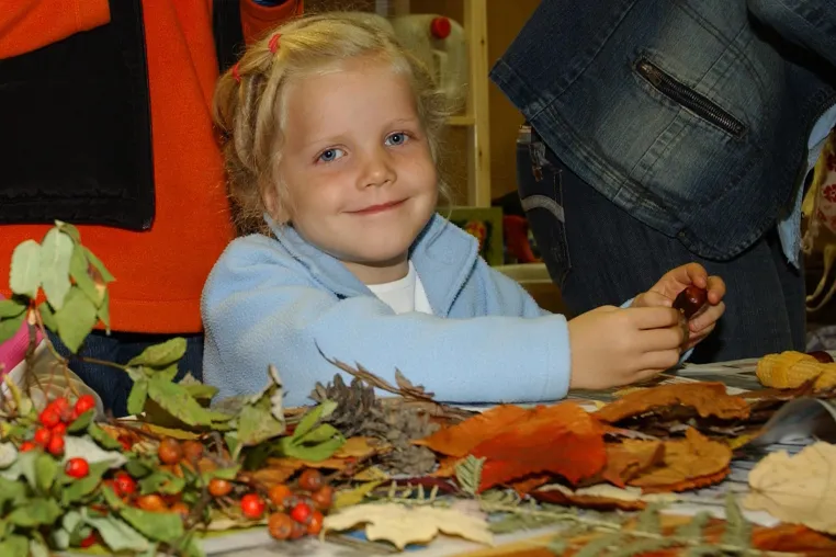Bild: Buntes Herbstbasteln im Wildpark Schwarze Berge