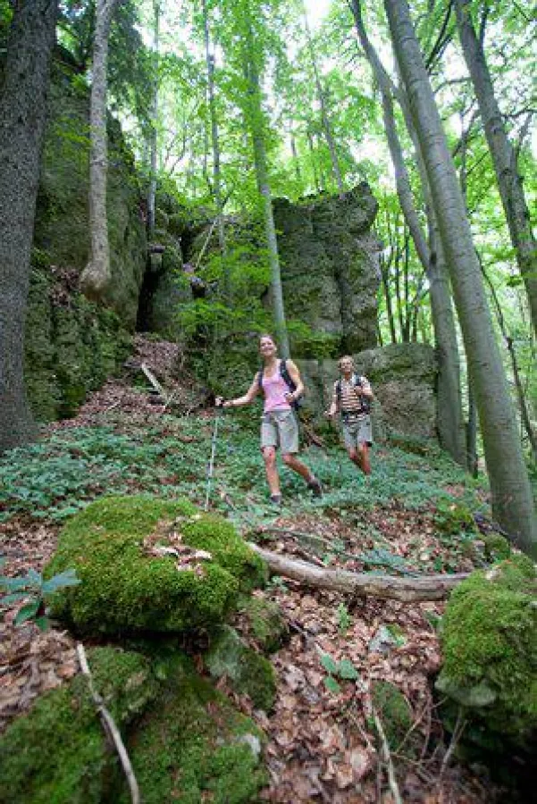 Unterwegs durch das Felsenlabyrinth / Stefan Gruber