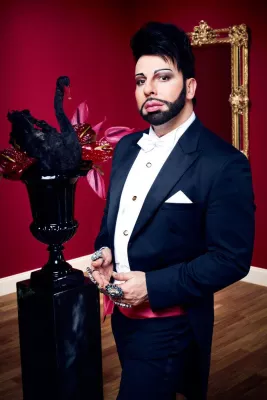 Bild: Weil jede Mutter eine Königin ist: Zum Muttertag setzt Harald Glööckler auf opulente Blumensträuße