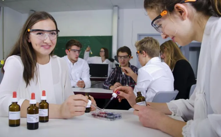 Bild: Neue Fachräume für Chemie, Physik, Biologie und Kunst