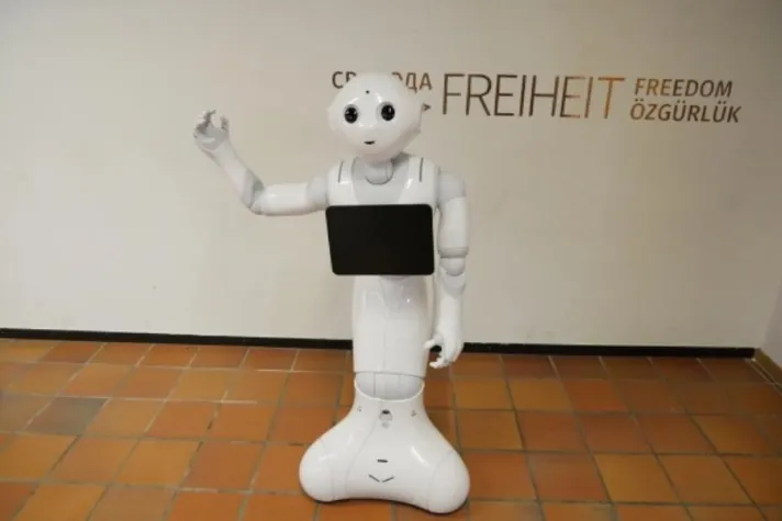 Bild: Stiftung Liebenau begrüßt Pepper