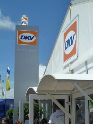 Bild: Truck Grand Prix 2012: DKV verlost Harley-Tagestour und hilft Truckern in Not