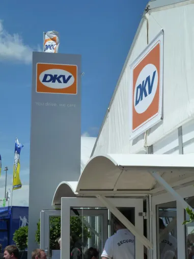 Truck Grand Prix 2012: DKV verlost Harley-Tagestour und hilft Truckern in Not Bild: Truck Grand Prix 2012: DKV verlost Harley-Tagestour und hilft Truckern in Not