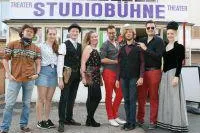Bild: Siegburger Schauspieler feiern ihren Abschluss.