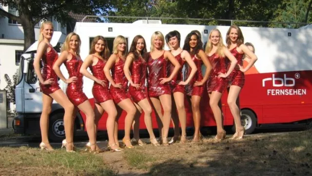 Bild: 36. real,- BERLIN-MARATHON - Cheerdancer am Wilden Eber