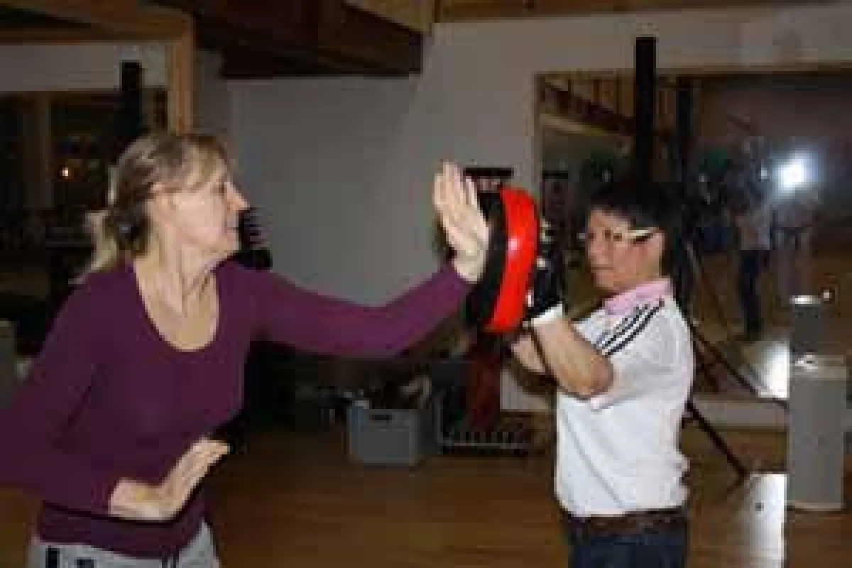 Schlagtraining auf Pratzen