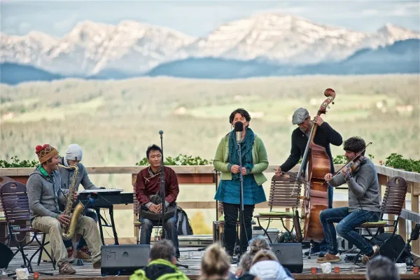 Bild: skywalk allgäu - Wiesen-Open-Air mit "Notenlos durch die Nacht"