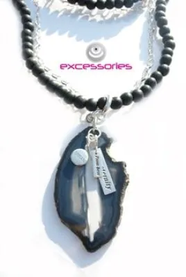 Bild: Alle Jahre wieder sucht das Christkind einen Shopping-Berater und findet seine Geschenke bei excessories