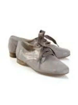 Auch sensible Füße mögen es modisch: Die neuen Hallux-Schuhtrends von Avena Bild: Auch sensible Füße mögen es modisch: Die neuen Hallux-Schuhtrends von Avena