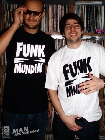 Bild: New York, Rio, Gräfenhainichen - Die neuen Baile-Funk-Spreadshirts von Man Recordings