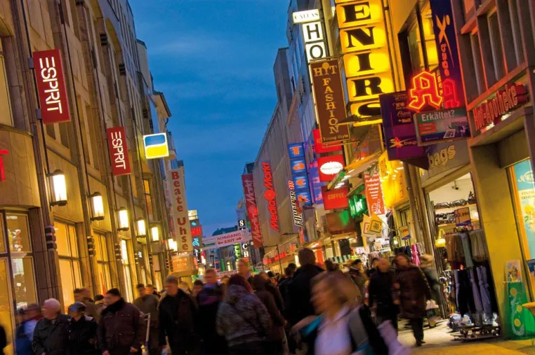 Bild: Weihnachten 2008 - Einkaufsstraßen in Köln und Hamburg sind am beliebtesten