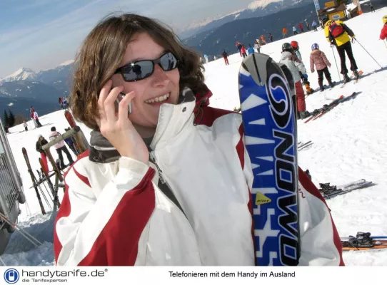 Bild: Handy im Ausland - Praktisch, aber teuer