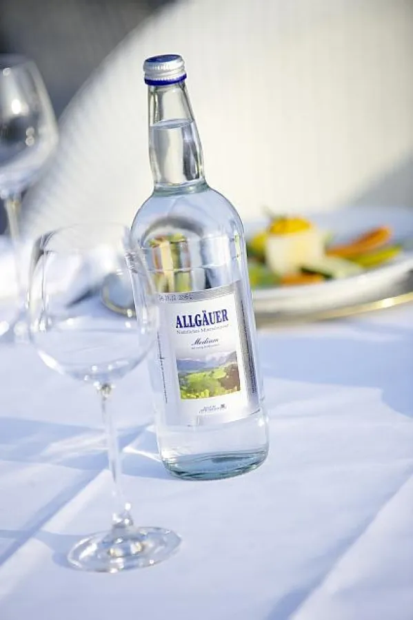 Oberstaufen und die Schrothkur: Das prämierte Allgäuer Alpenwasser ist ein fester Bestandteil.