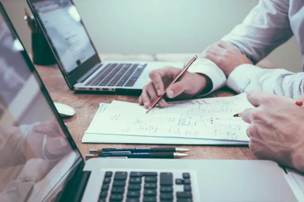 Gib dem Kunden nicht das, was er will, sondern das, was er braucht! Design Thinking in der Softwareentwicklung Bild: Gib dem Kunden nicht das, was er will, sondern das, was er braucht! Design Thinking in der Softwareentwicklung