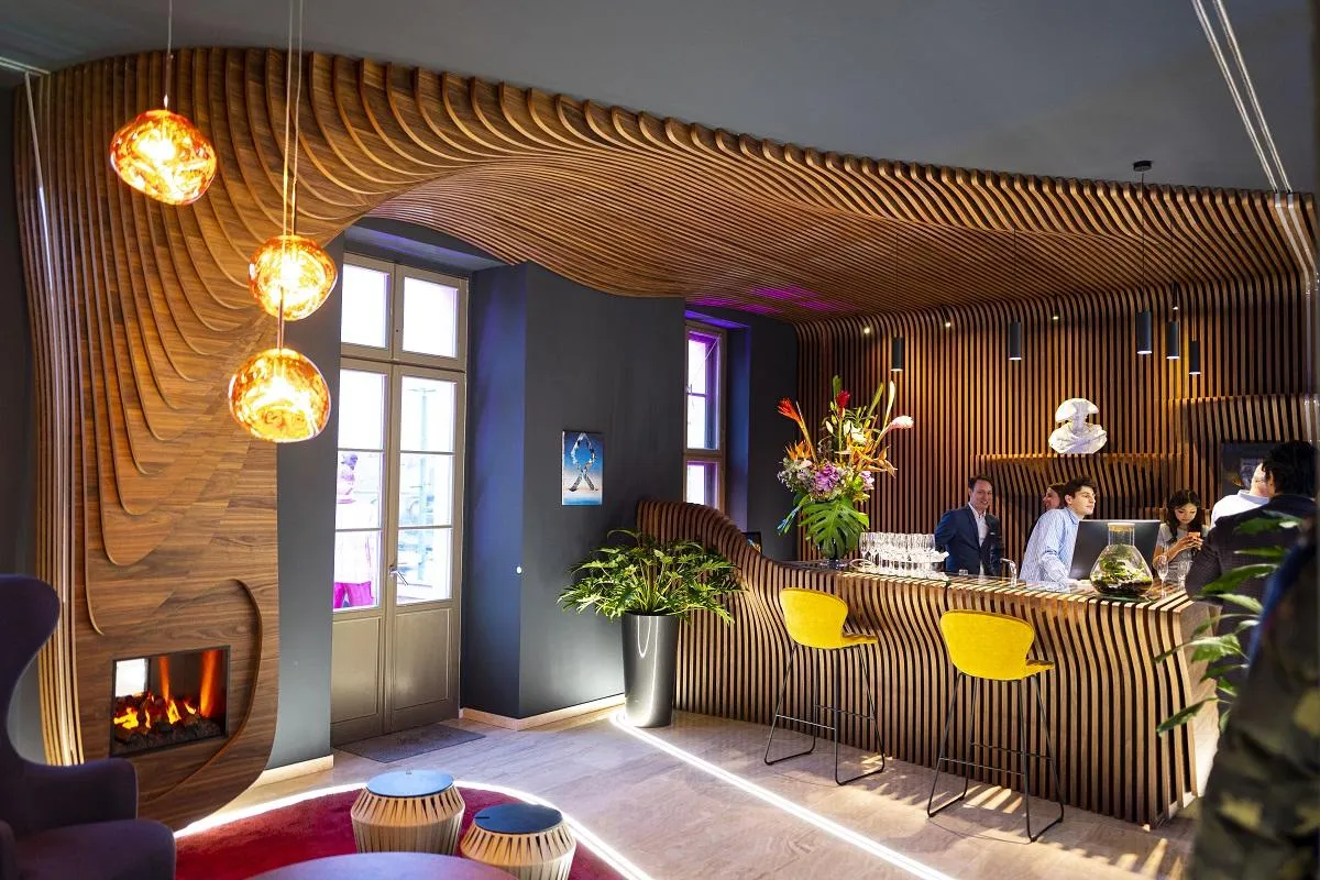 Die Wartelounge der neuen Zahnarztpraxis KU64 POTSDAM