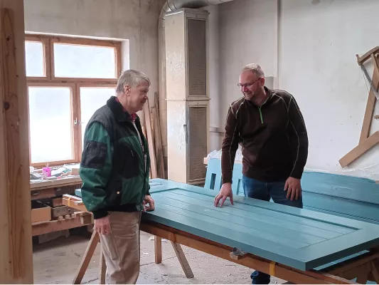 Bild: Vom Anzug zum Hobel: Wie ein Wirtschaftsingenieur sein Leben als Tischler neu erfand!