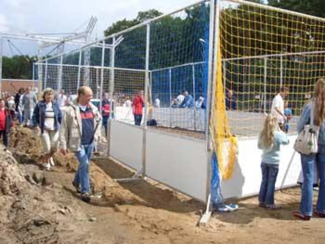 Street-Soccer-Court im Einsatz
