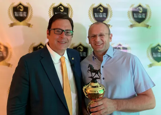 Bild: Checkmarx erhält den Black Unicorn Award als marktführender und visionärer Software-Security-Anbieter