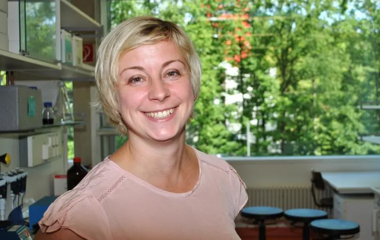 Gallenblasenkrebs: Pharmazeutin entdeckt Protein, das Tumor wachsen lässt – neuer Therapieansatz Bild: Gallenblasenkrebs: Pharmazeutin entdeckt Protein, das Tumor wachsen lässt – neuer Therapieansatz