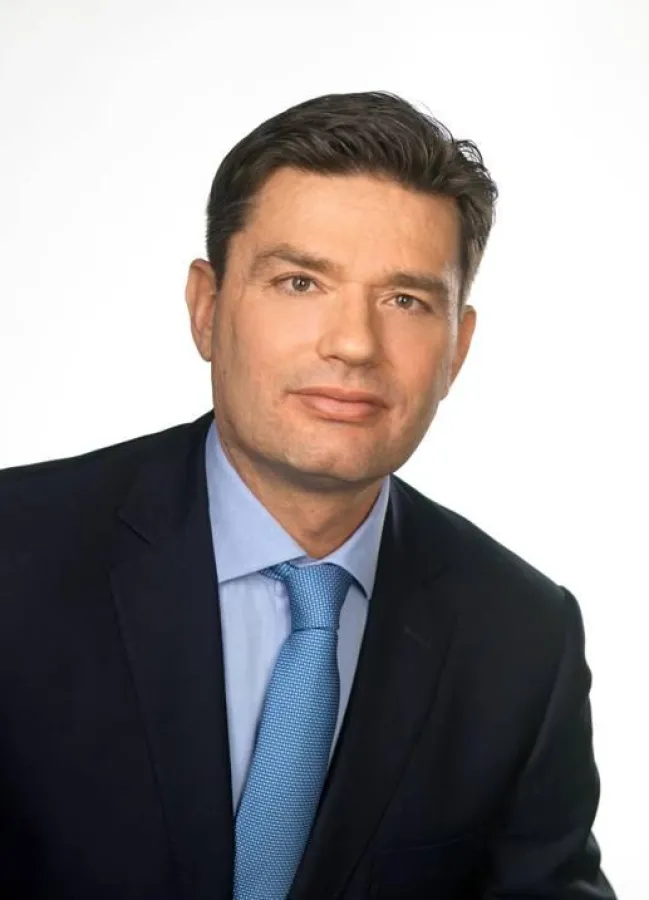 Dr. Sascha Sajer - Ärztlicher Leiter der Dr.Dr. Wagner Gruppe