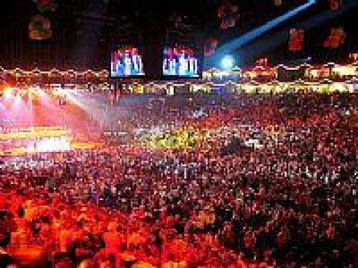 Die Lachende Kölnarena - DOMSET lädt zur Domsession ein!