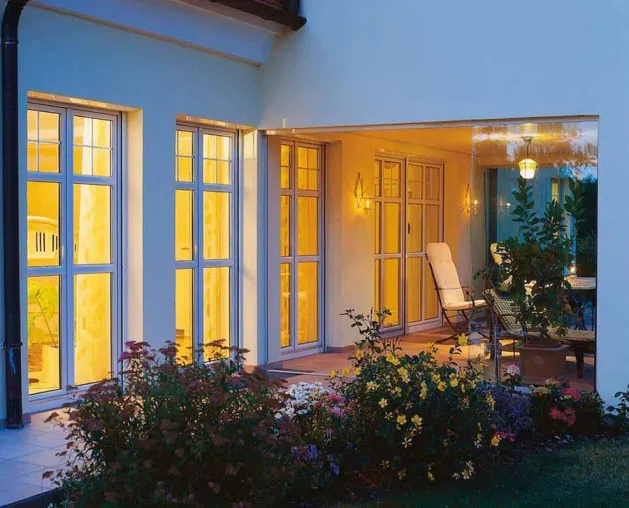 Bild: Neue Fenster und Türen schaffen bleibende Immobilienwerte