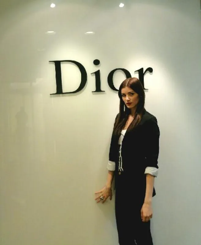 Jademodel Ana Katharina Ilic läuft für Dior!