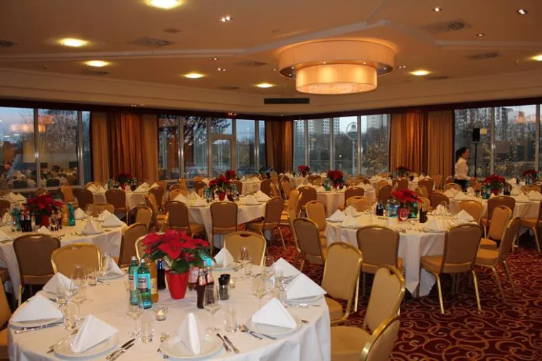 Heidelberg Marriott Hotel bereitete Tafelkunden eine besondere Freude Bild: Heidelberg Marriott Hotel bereitete Tafelkunden eine besondere Freude