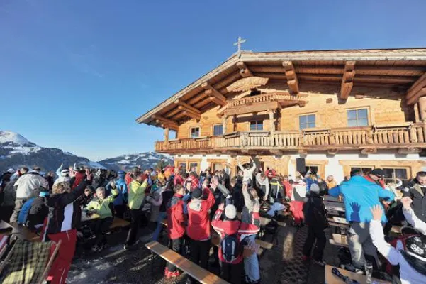 Hütten-Gaudi-Wochen in der SkiWelt mit Skiguides, Livemusik und guter Stimmung Bild: Hütten-Gaudi-Wochen in der SkiWelt mit Skiguides, Livemusik und guter Stimmung