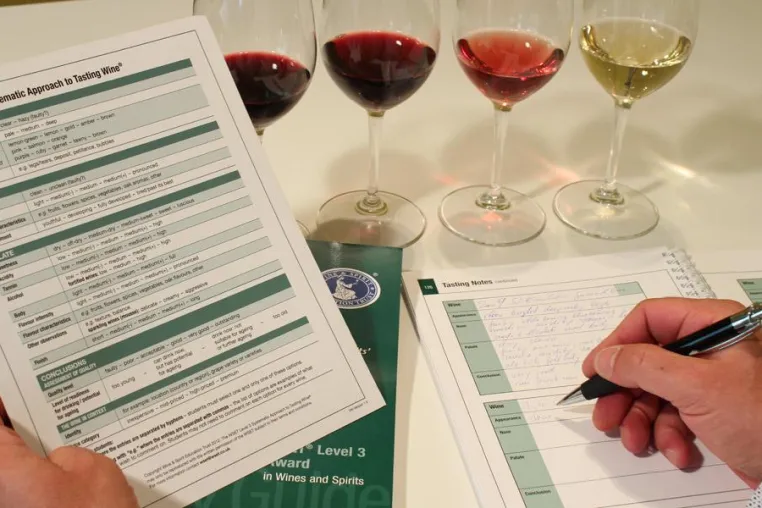 Bild: DAS WEININSTITUT MÜNCHEN IST DIE ZERTIFIZIERTE WEINSCHULE FÜR WEIN-PROFIS