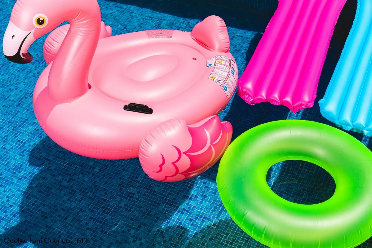 ARAG Experten mit Tipps für das richtige Verhalten im Freibad