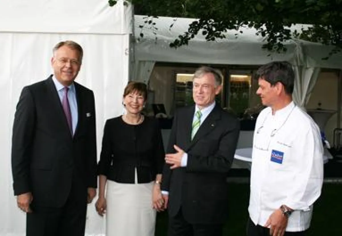 Gubor Geschäftsführer Claus Cersovsky, Eva Luise Köhler, Bundespräsident Horst Köhler und Harald Wohlfahrt (v.l.)