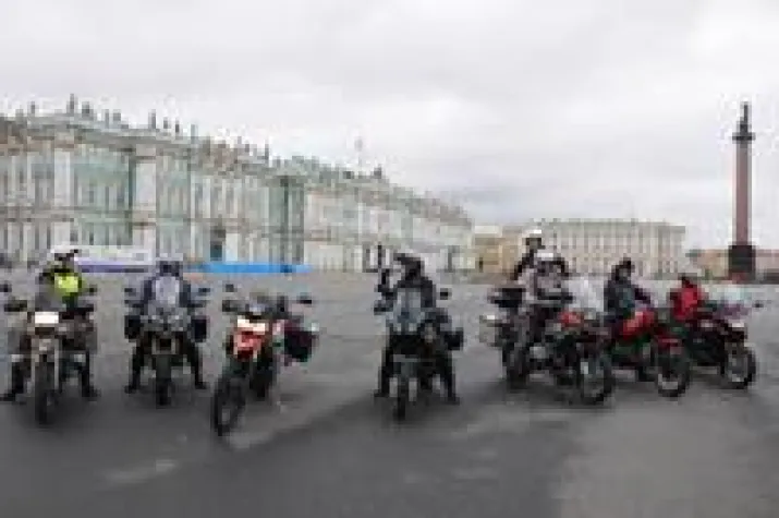 Bild: MOTTOUREN Reisen - Gesamtprogramm 2013