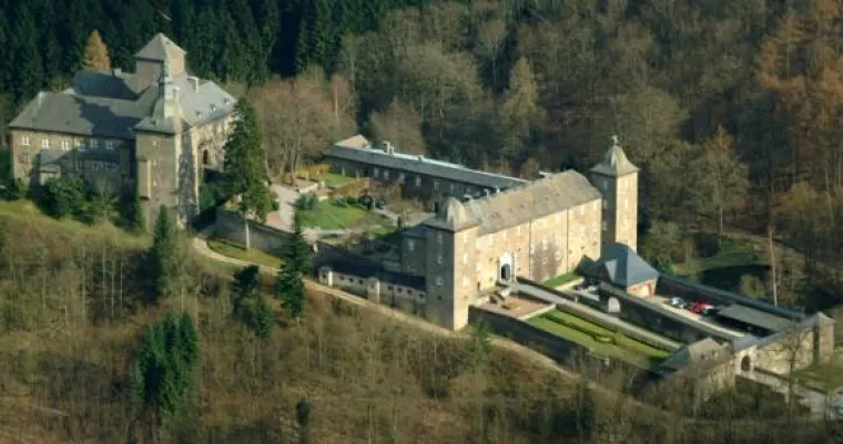 Bild: Burg Schnellenberg seit 80 Jahren in guten Händen