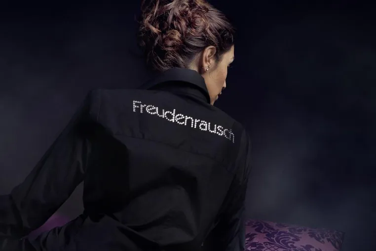 Bild: Neues Modelabel im Freudenrausch